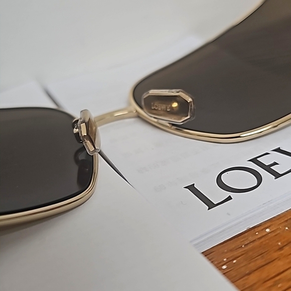 LOEWE 70MM ARCH SUNGLASSES LW40150U IN GOLD/BROWN - Picture 13 of 15